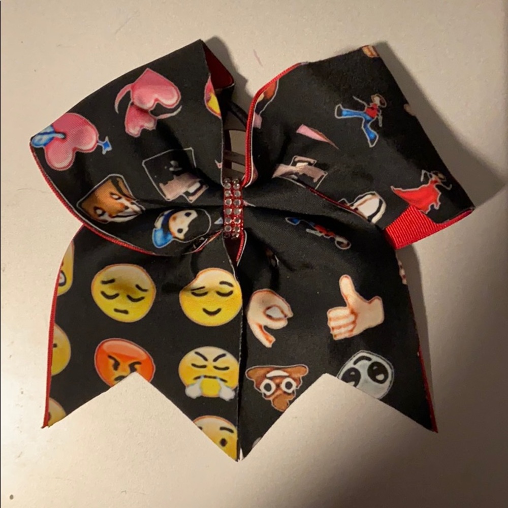 Cheer bow